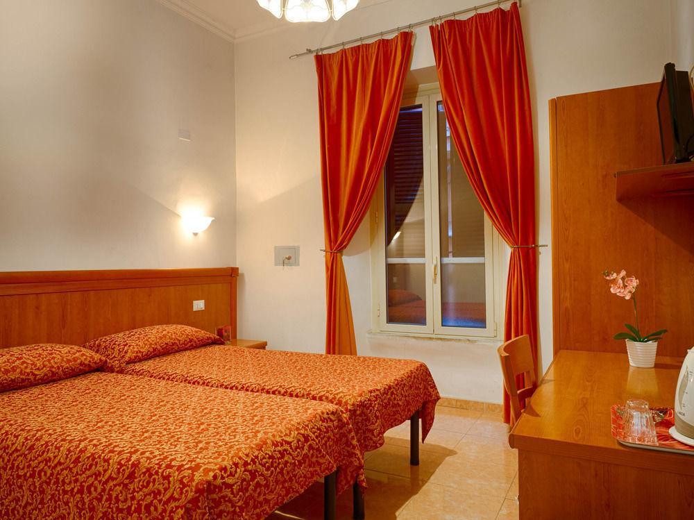 רומא Sunny Guest House מראה חיצוני תמונה