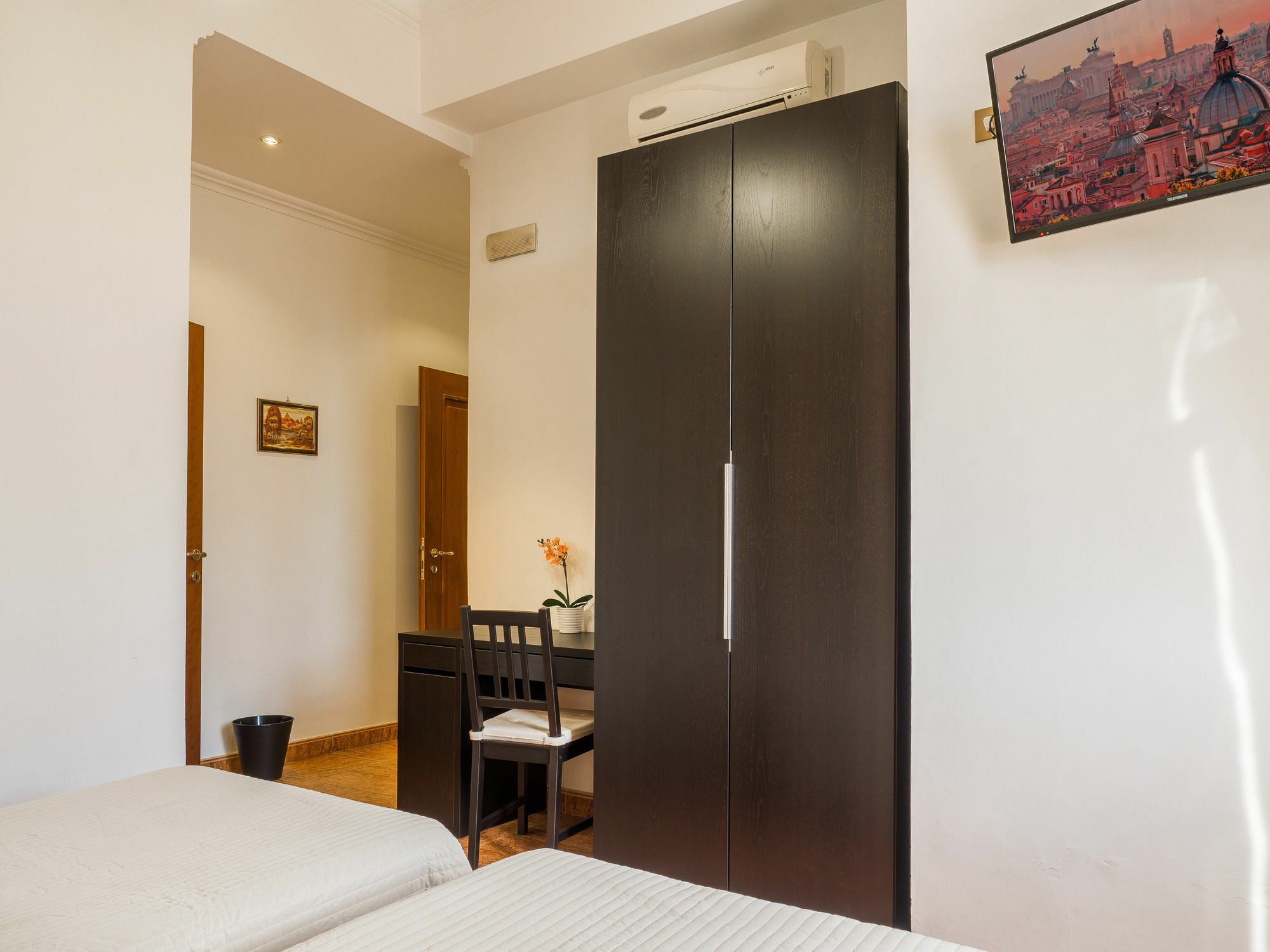 רומא Sunny Guest House מראה חיצוני תמונה